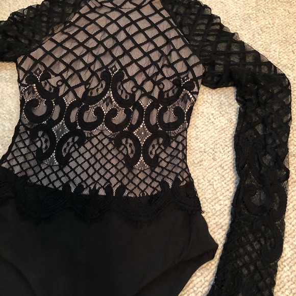 Crochet lace bodysuit - Picture 2 of 5